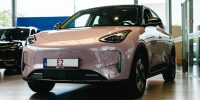 Geely E2 รถยนต์ไฟฟ้าแฮทช์แบ็ก เริ่มทยอยส่งถึงตัวแทนจำหน่ายในเบลเยียมแล้ว!!